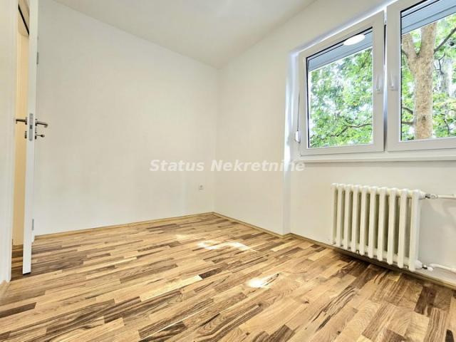 Rotkvarija-Uknjižen Renoviran Trosoban stan 54 m2 na Top Lokaciji-065/385 8880