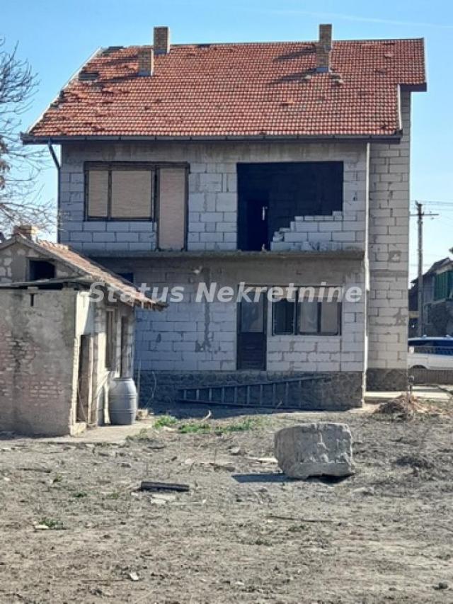 Futog-Spratna Porodična kuća 150 m2 za Apsolutno Renoviranje u blizini Dunava i Plaže-065/385 8880