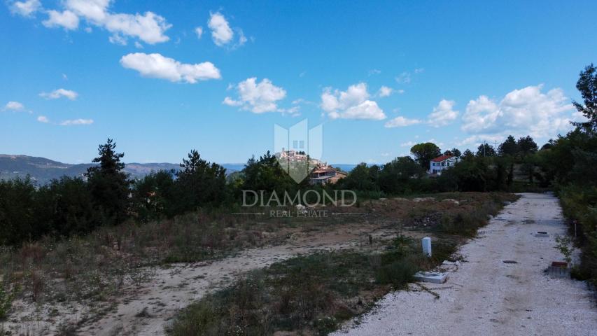 Grundstück Motovun, 1.471m2