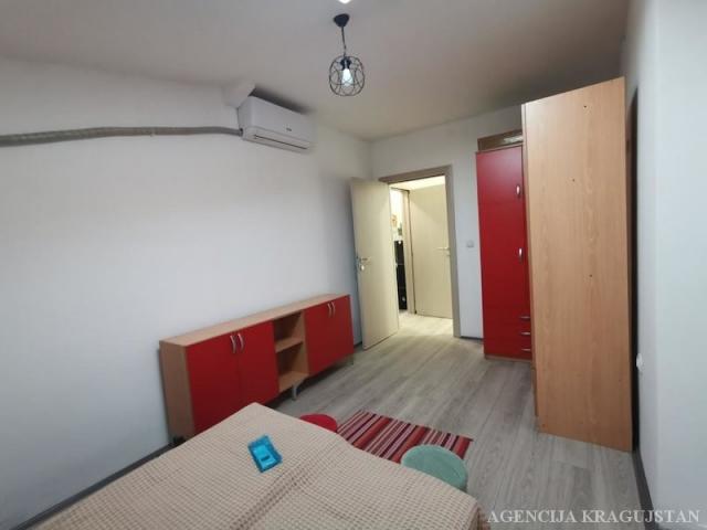 Izdavanje, Stan, 40. 00m2 , Centar