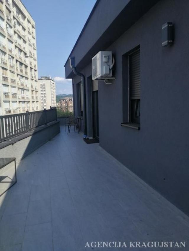 Prodaja, Stan, 130. 00m2 , Centar