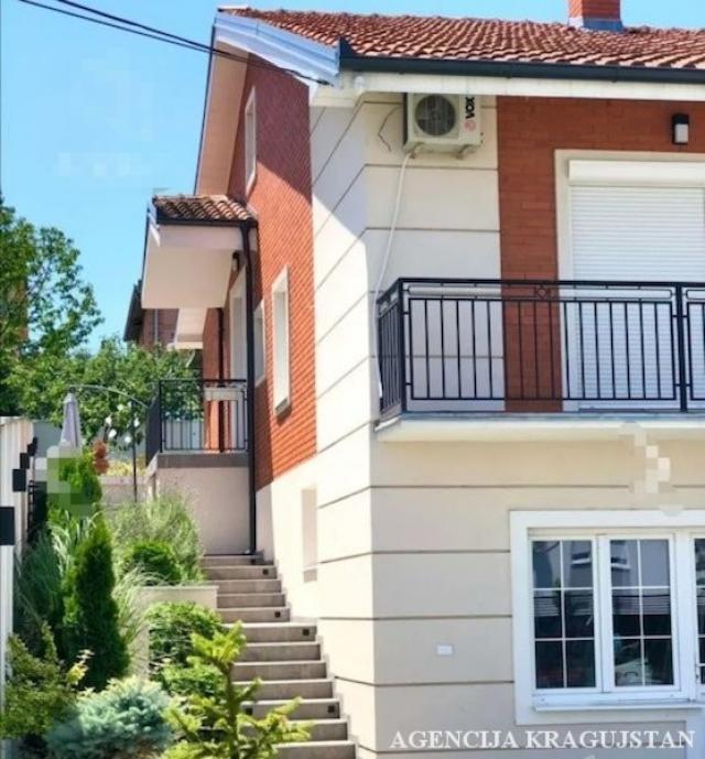 Izdavanje, Kuća, 186. 00m2 , Denino brdo