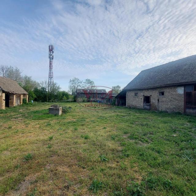 Srbobran, Nadalj, odlična kuća u centru na velikom placu