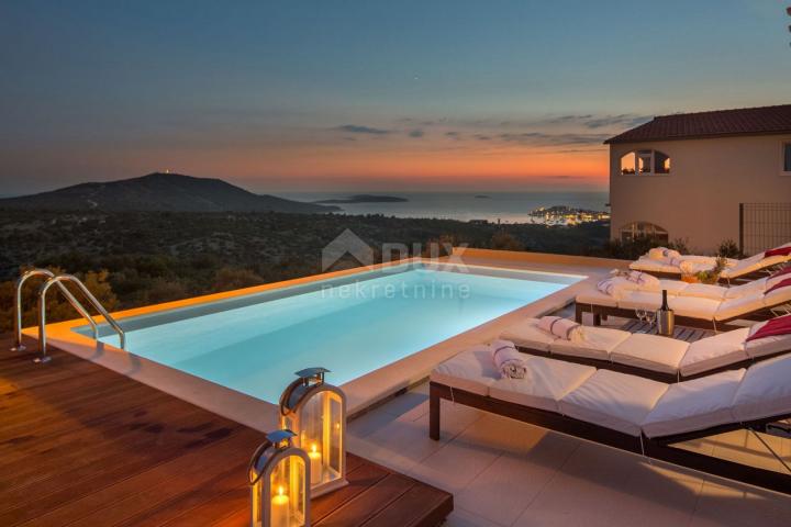 DALMATIEN, PRIMOSTEN - Wunderschöne Villa mit zauberhaftem Panoramablick auf das Meer und die Natur