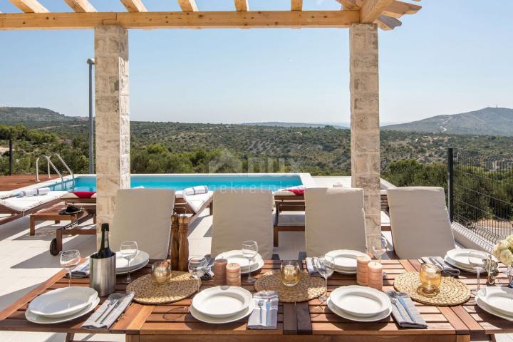 DALMATIEN, PRIMOSTEN - Wunderschöne Villa mit zauberhaftem Panoramablick auf das Meer und die Natur