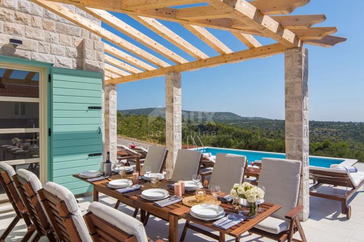 DALMATIEN, PRIMOSTEN - Wunderschöne Villa mit zauberhaftem Panoramablick auf das Meer und die Natur