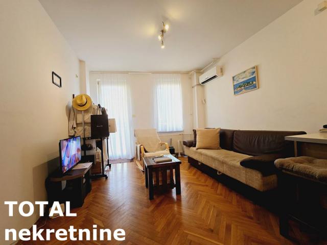 0. 5 Garsonjera NOVI SAD, 102000€