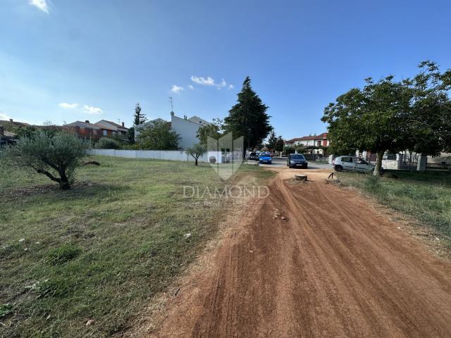 Land Pula, 901m2