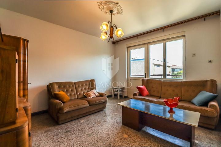 PULA, Spacious apartment, 3 bedrooms and two balconies