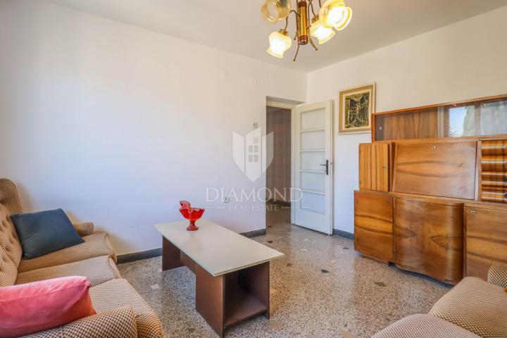 PULA, Spacious apartment, 3 bedrooms and two balconies