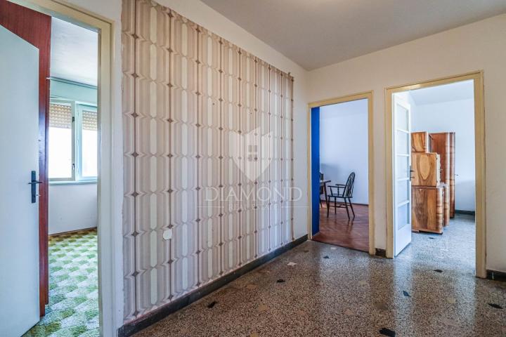 PULA, Spacious apartment, 3 bedrooms and two balconies