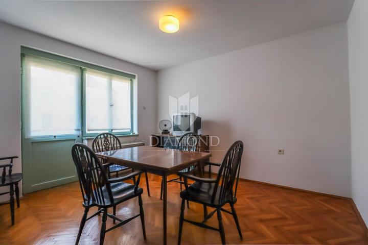 PULA, Spacious apartment, 3 bedrooms and two balconies