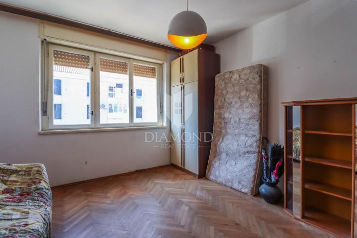 PULA, Spacious apartment, 3 bedrooms and two balconies