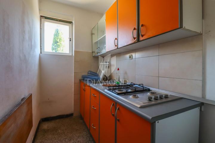 PULA, Spacious apartment, 3 bedrooms and two balconies