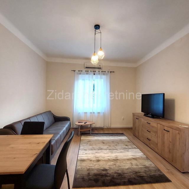 Stari grad-Dorćol-Gundulićev venac-Pet friendly-Renoviran salonac