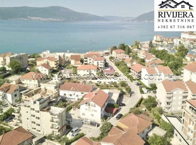 Family house for sale in the center of Tivat