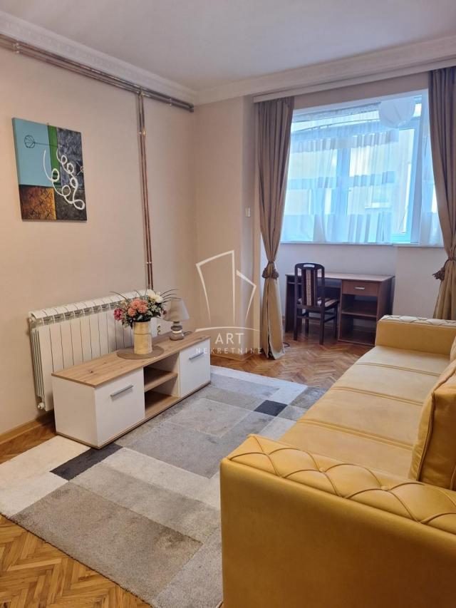 Vračar, odlična lokacija, mereno 65m2 ID#8675