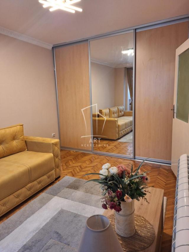 Vračar, odlična lokacija, mereno 65m2 ID#8675