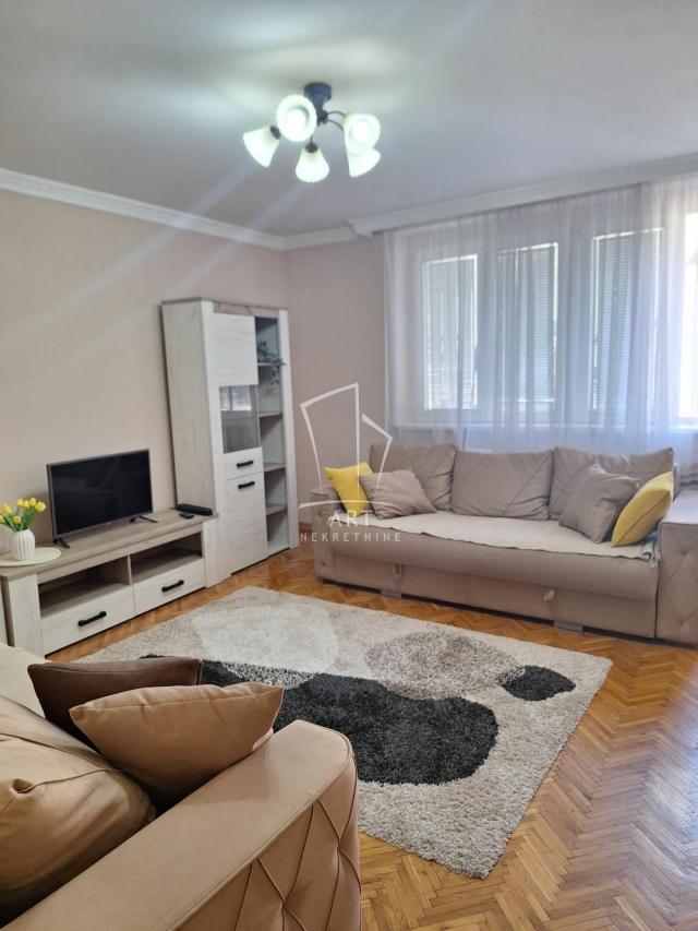 Vračar, odlična lokacija, mereno 65m2 ID#8675