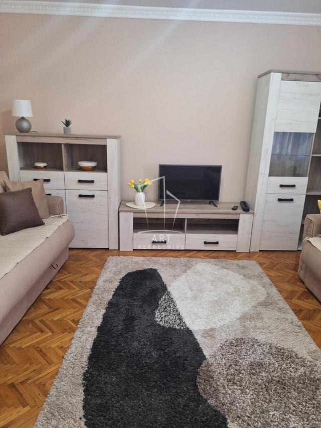 Vračar, odlična lokacija, mereno 65m2 ID#8675