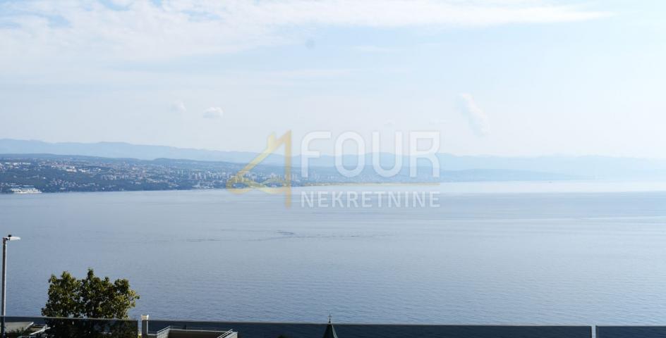 Opatija, 112. 28m2, luksuzan stan, 3s+db, velika lođa, pogled na more