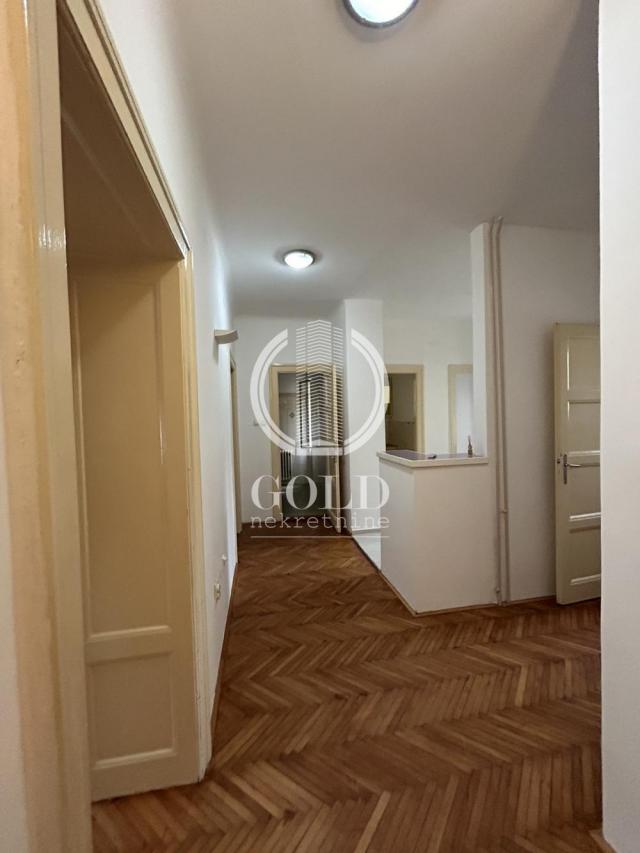 Izdavanje-Dvosoban, Prazan, Centar! 400eur ID#8085