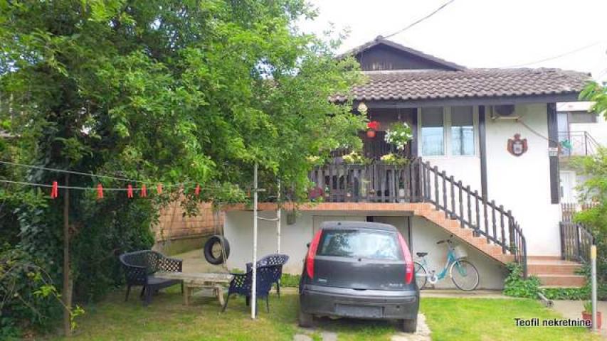 SURCIN SURČIN 80m2 , (T) , 119000e