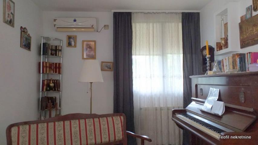 SURCIN SURČIN 80m2 , (T) , 119000e