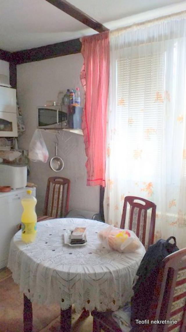 SURCIN SURČIN 80m2 , (T) , 119000e