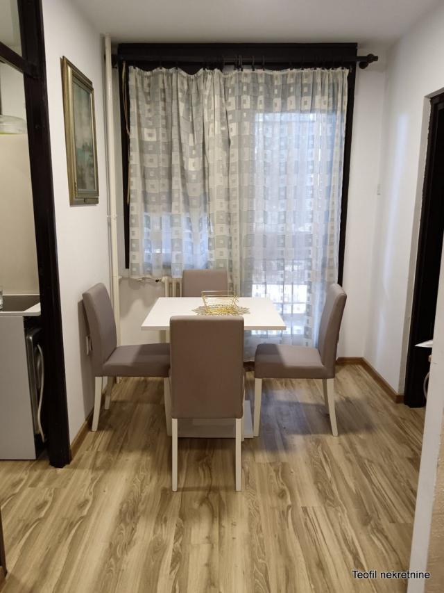 CUKARICA SREMČICA 42m2 , (T) , 65000e