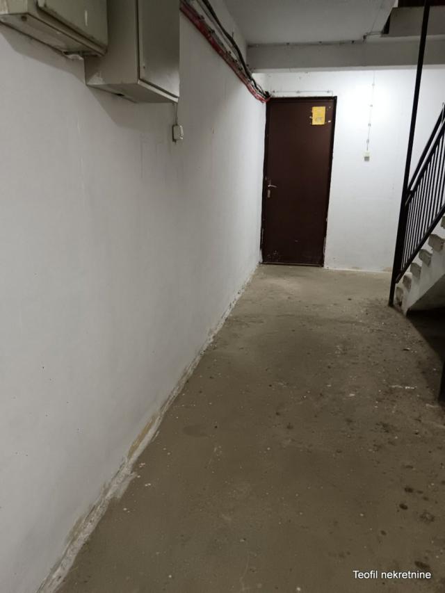 CUKARICA SREMČICA 42m2 , (T) , 65000e