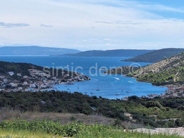 Zemljište prvi red do mora s dozvolom, Marina