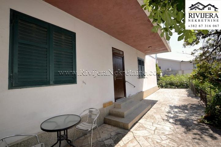 Family house with sea view in center Herceg Novi