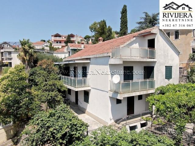 Family house with sea view in center Herceg Novi