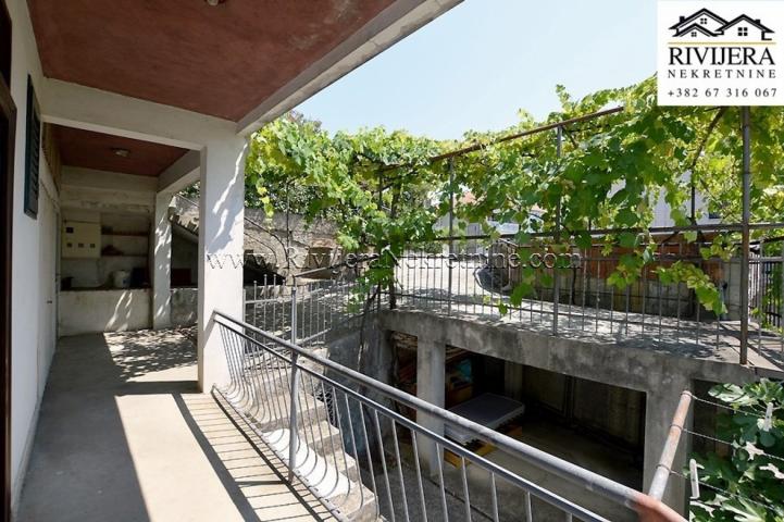 Family house with sea view in center Herceg Novi