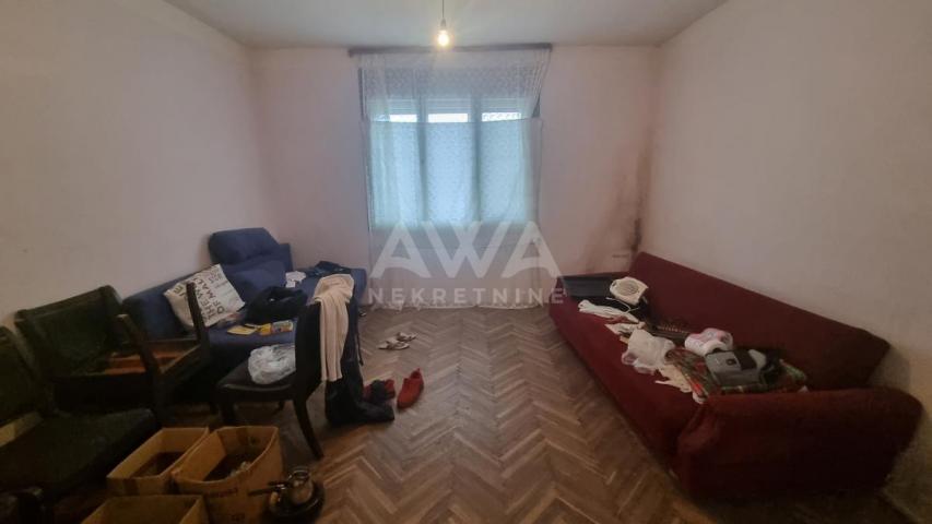 Apatin. Trosobna kuća 69m2, plac 5. 5ar