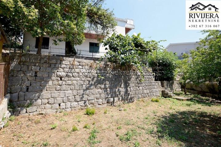 Family house with sea view in center Herceg Novi