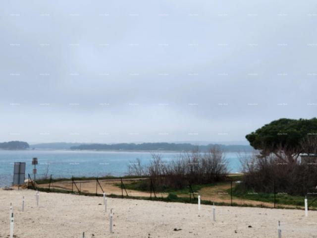 Haus Haus zum Verkauf in Medulin, 150 m vom Strand entfernt. Pošesi.