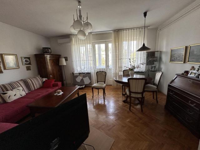 Flat Folnegovićevo naselje, Peščenica - Žitnjak, 68,12m2