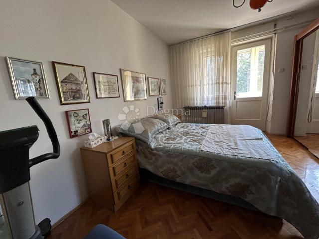 Flat Folnegovićevo naselje, Peščenica - Žitnjak, 68,12m2