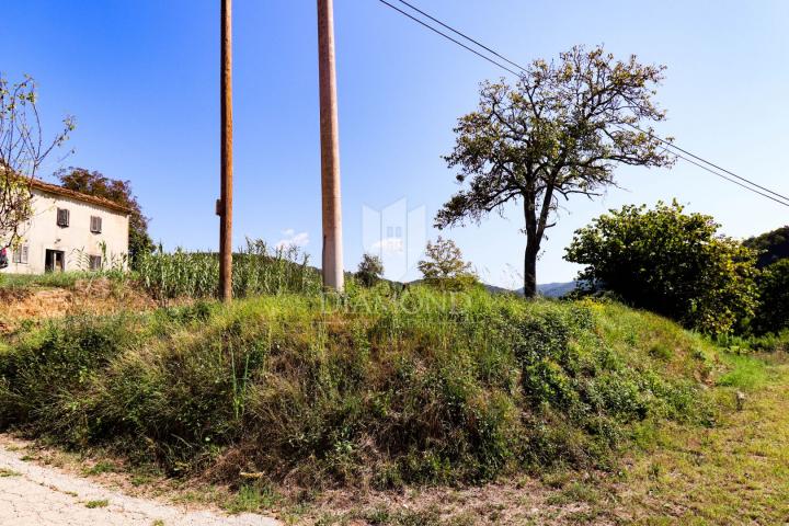 Grundstück Motovun, 800m2