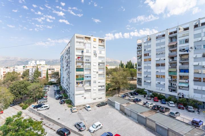 Split, Plokite, dvosoban stan na 5. katu s liftom, NKP 59, 26 m2