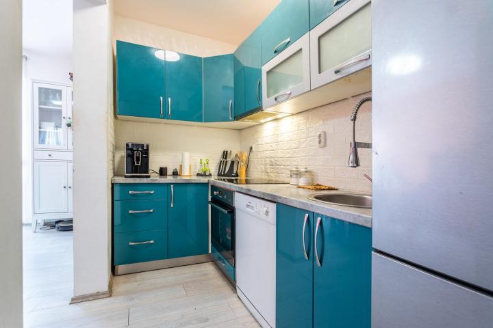 Split, Plokite, dvosoban stan na 5. katu s liftom, NKP 59, 26 m2