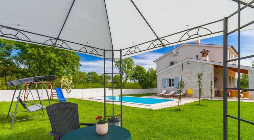 Istria, Marčana - villa with pool, 200m2