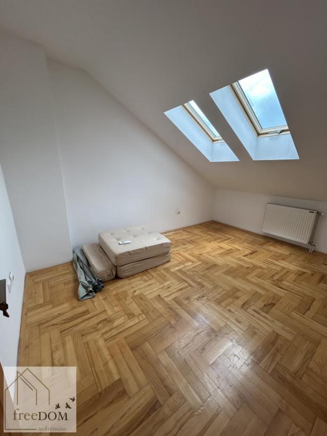 Odličan četvorosoban stan-duplex 107m2