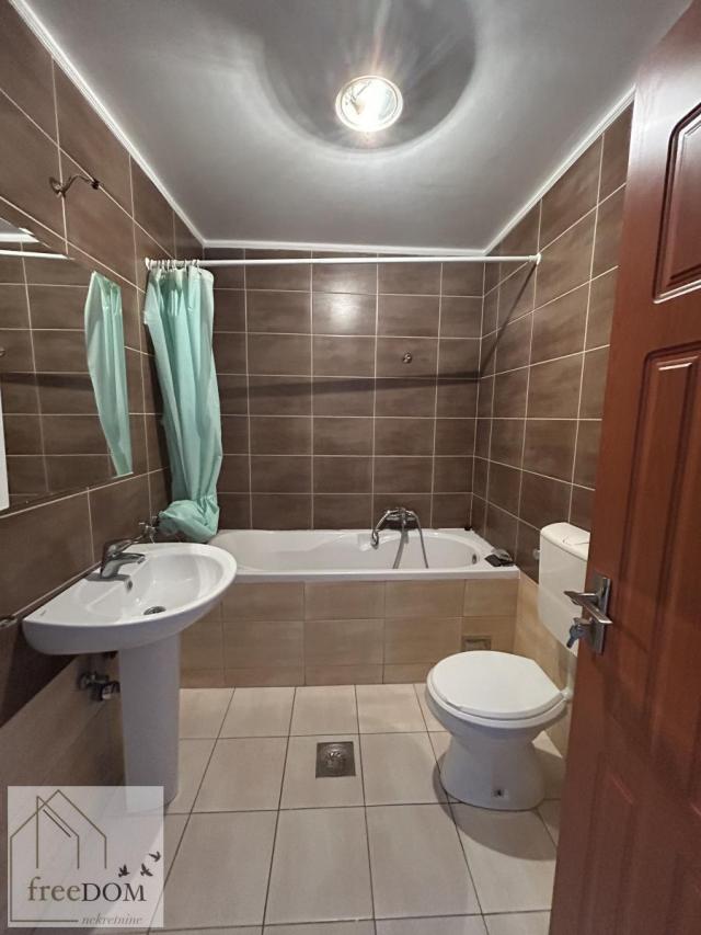 Odličan četvorosoban stan-duplex 107m2