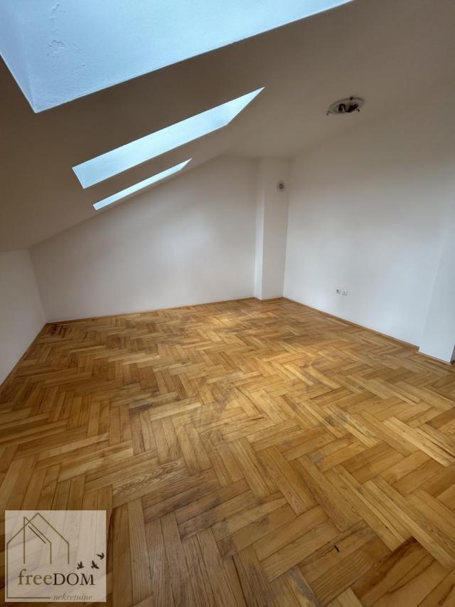 Odličan četvorosoban stan-duplex 107m2