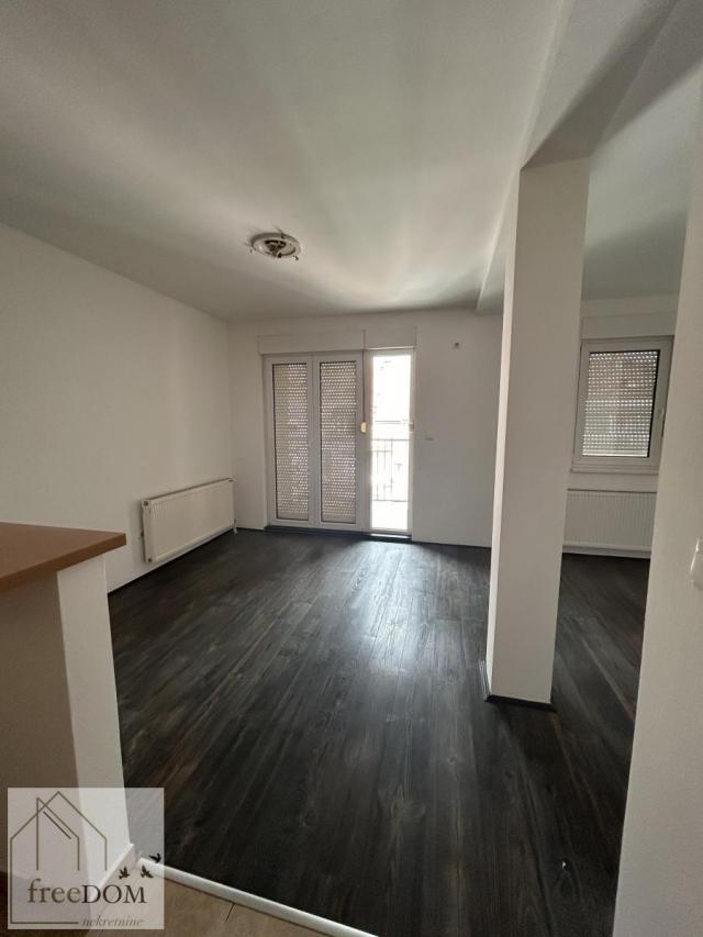 Odličan četvorosoban stan-duplex 107m2