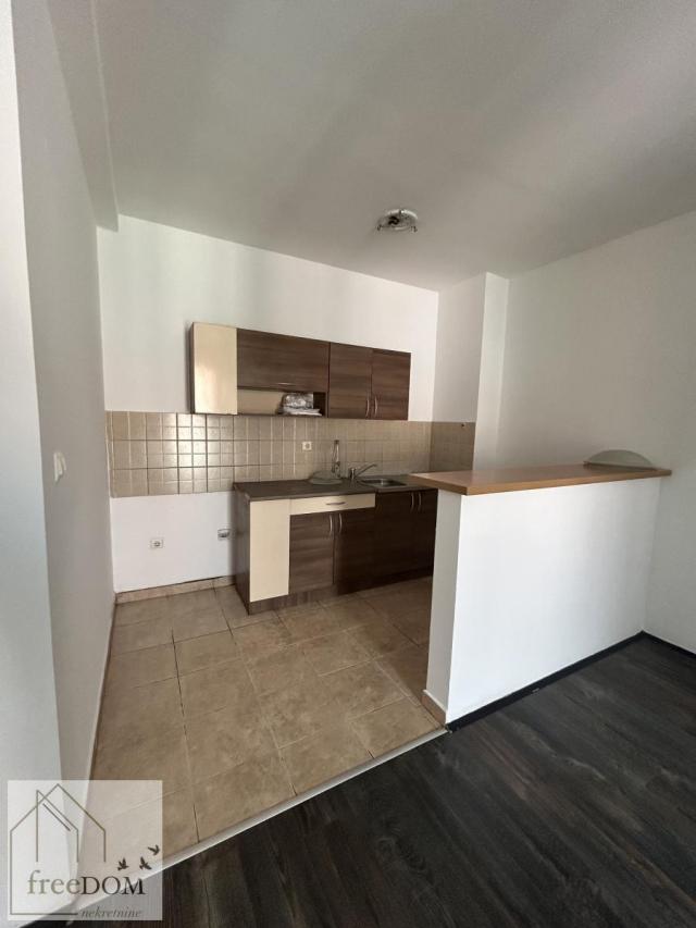 Odličan četvorosoban stan-duplex 107m2