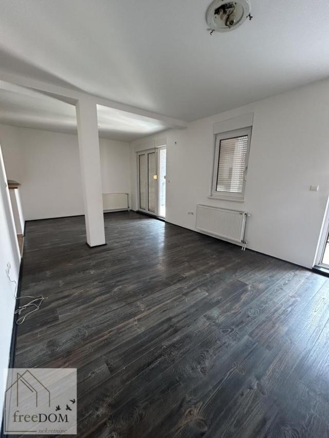 Odličan četvorosoban stan-duplex 107m2